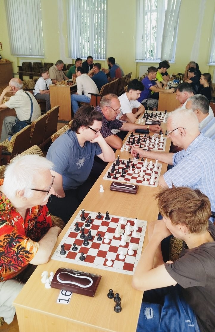 Світловодський шахіст Ігор Денисов здобув перемогу на чемпіонаті Знам'янки зі швидких шахів
