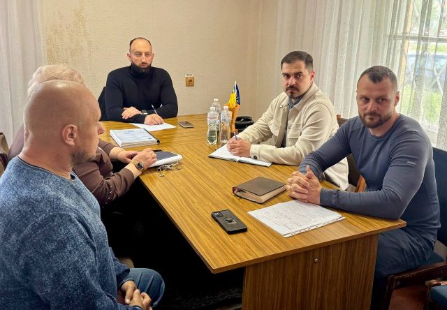 У Власівці вирішують накопичені проблеми: від вивезення сміття до очисних споруд