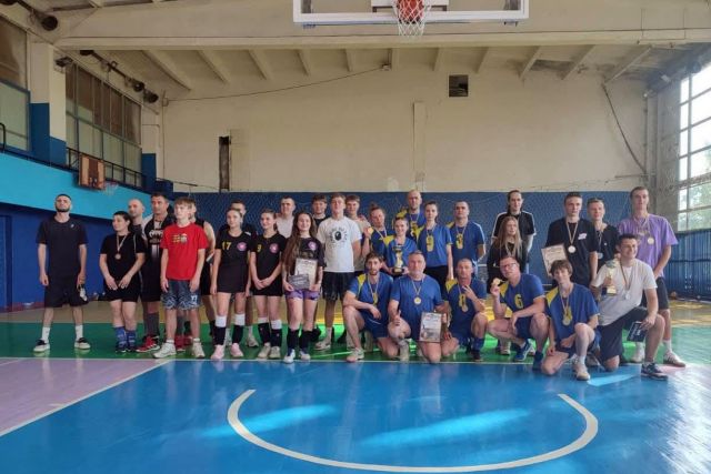 У Світловодську до Дня міста відбувся традиційний волейбольний турнір У Світловодську до Дня міста відбувся традиційний волейбольний турнір