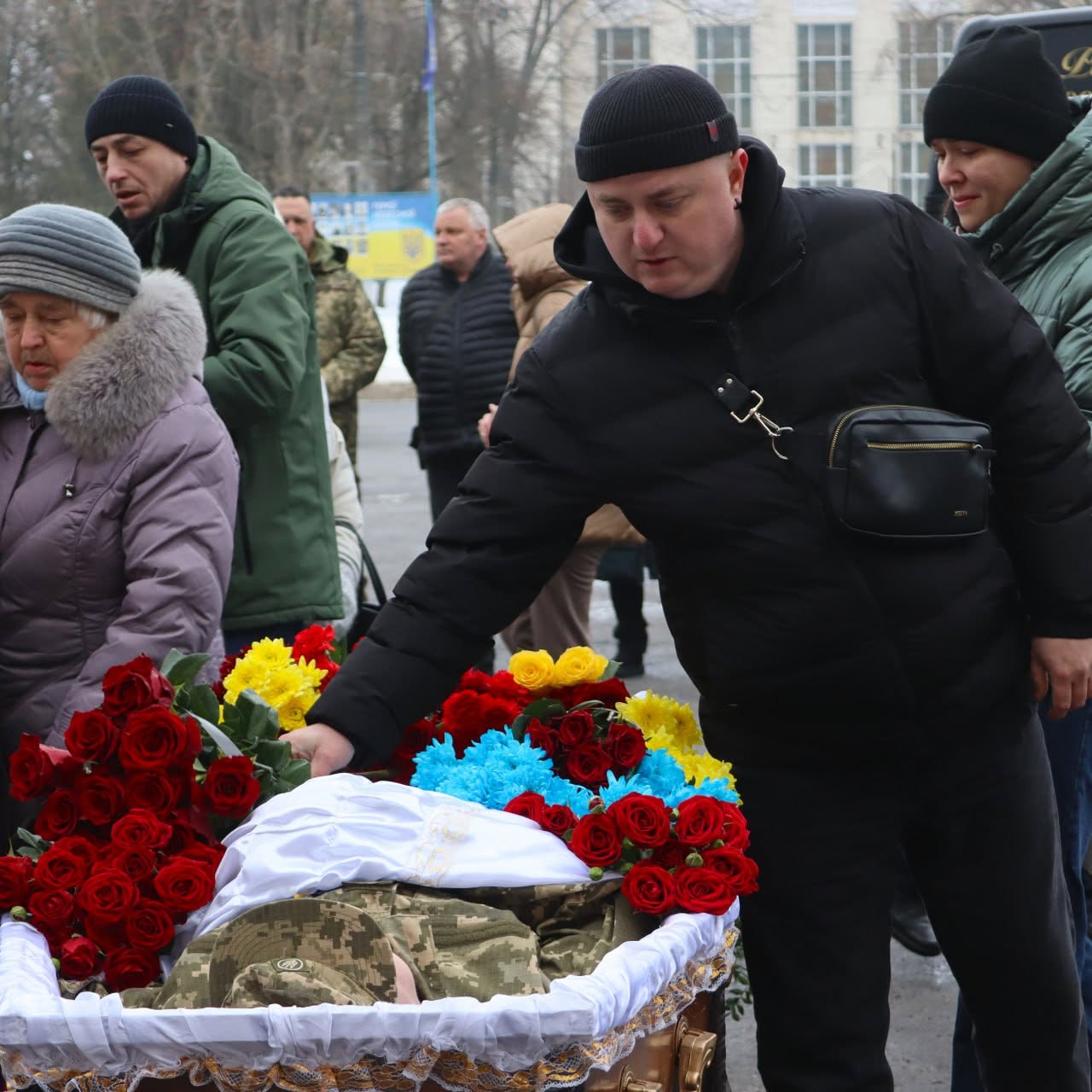Світловодськ попрощався із захисником Віктором Христенком Світловодськ попрощався із захисником Віктором Христенком