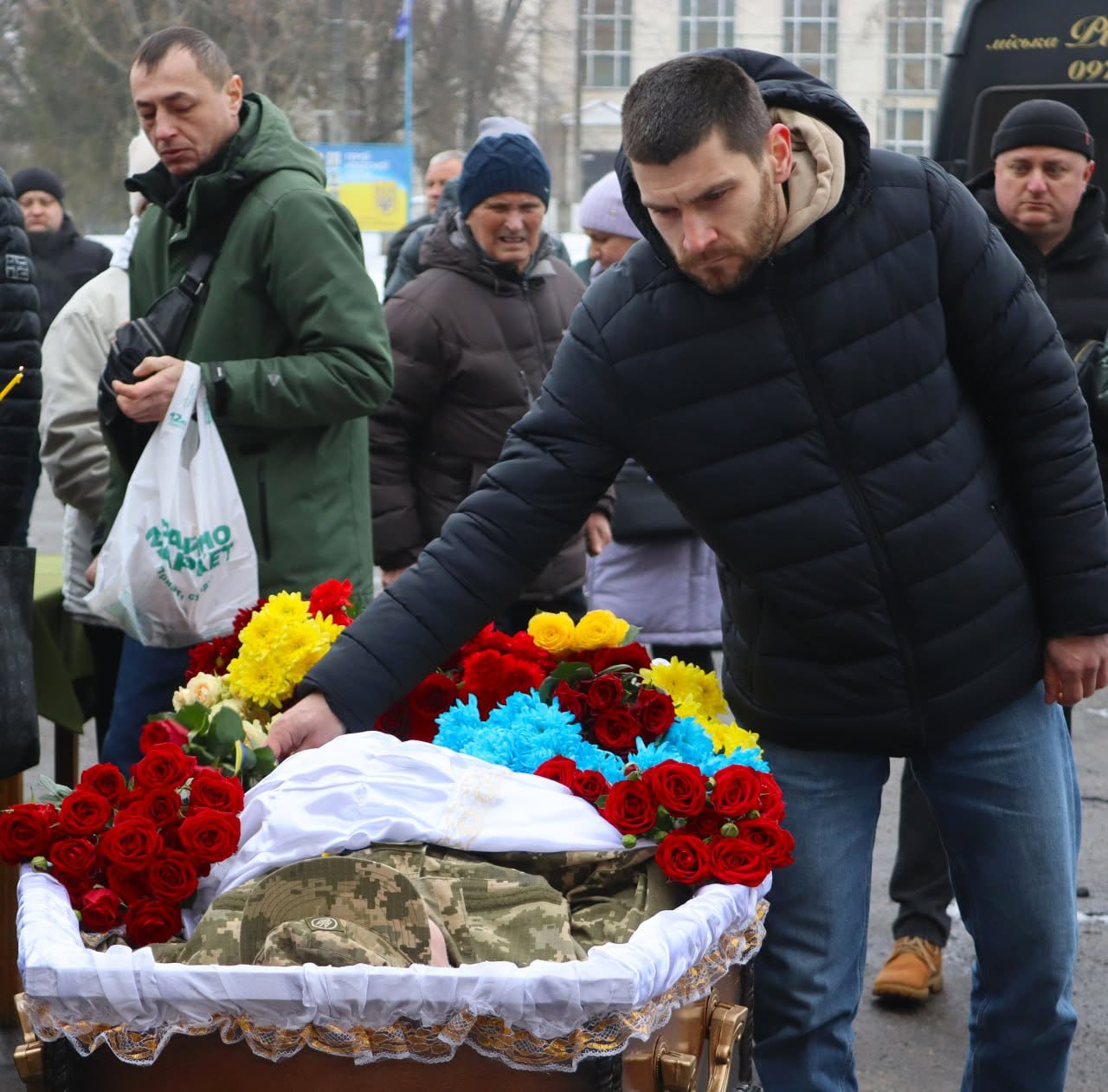 Світловодськ попрощався із захисником Віктором Христенком Світловодськ попрощався із захисником Віктором Христенком
