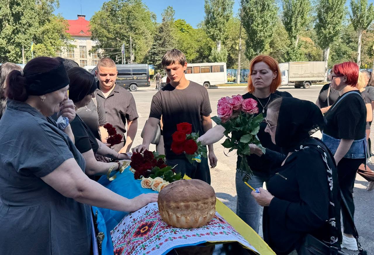 Світловодськ попрощався із захисником Кирилом Шоломом Світловодськ попрощався із захисником Кирилом Шоломом
