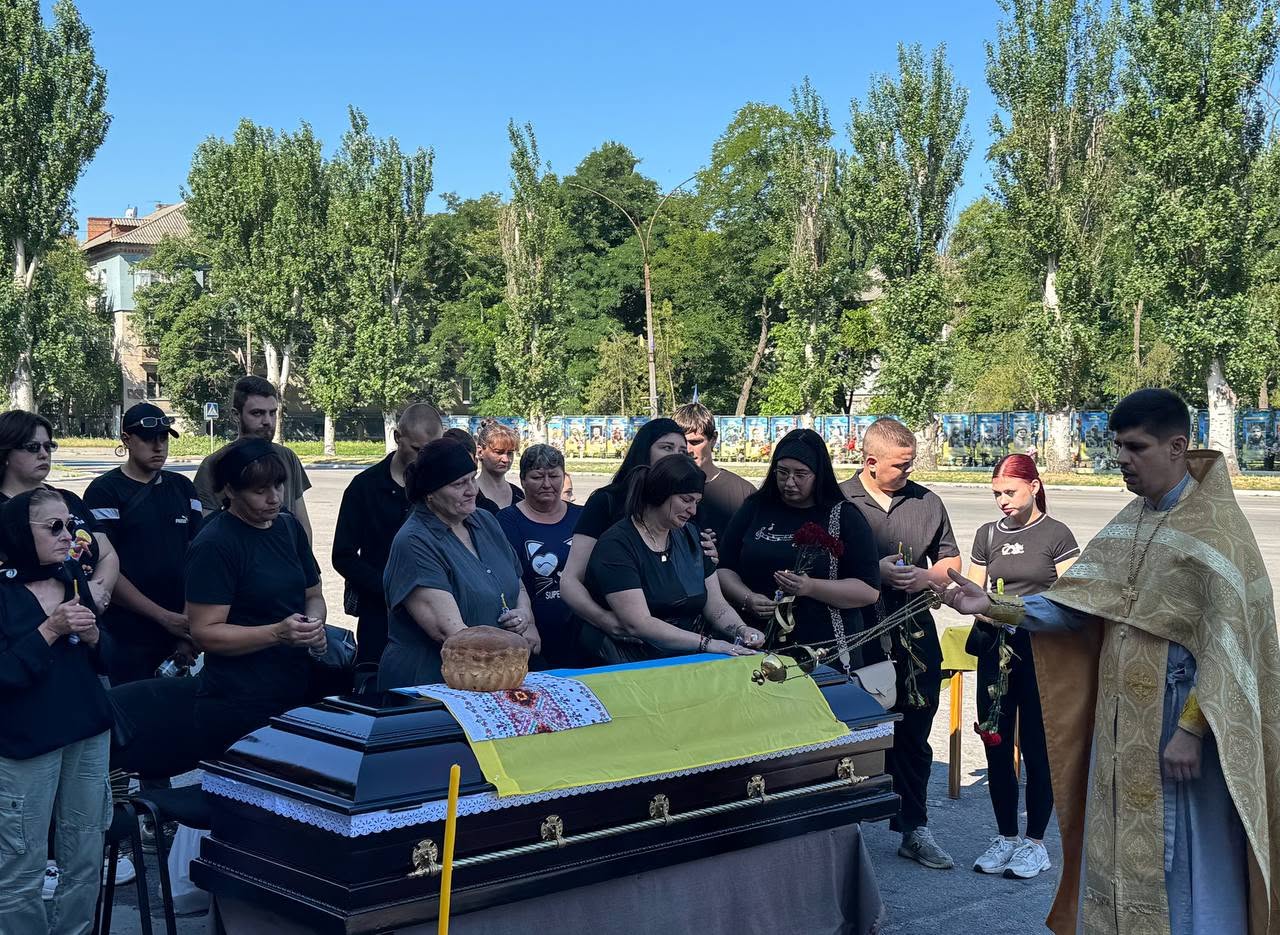 Світловодськ попрощався із захисником Кирилом Шоломом Світловодськ попрощався із захисником Кирилом Шоломом