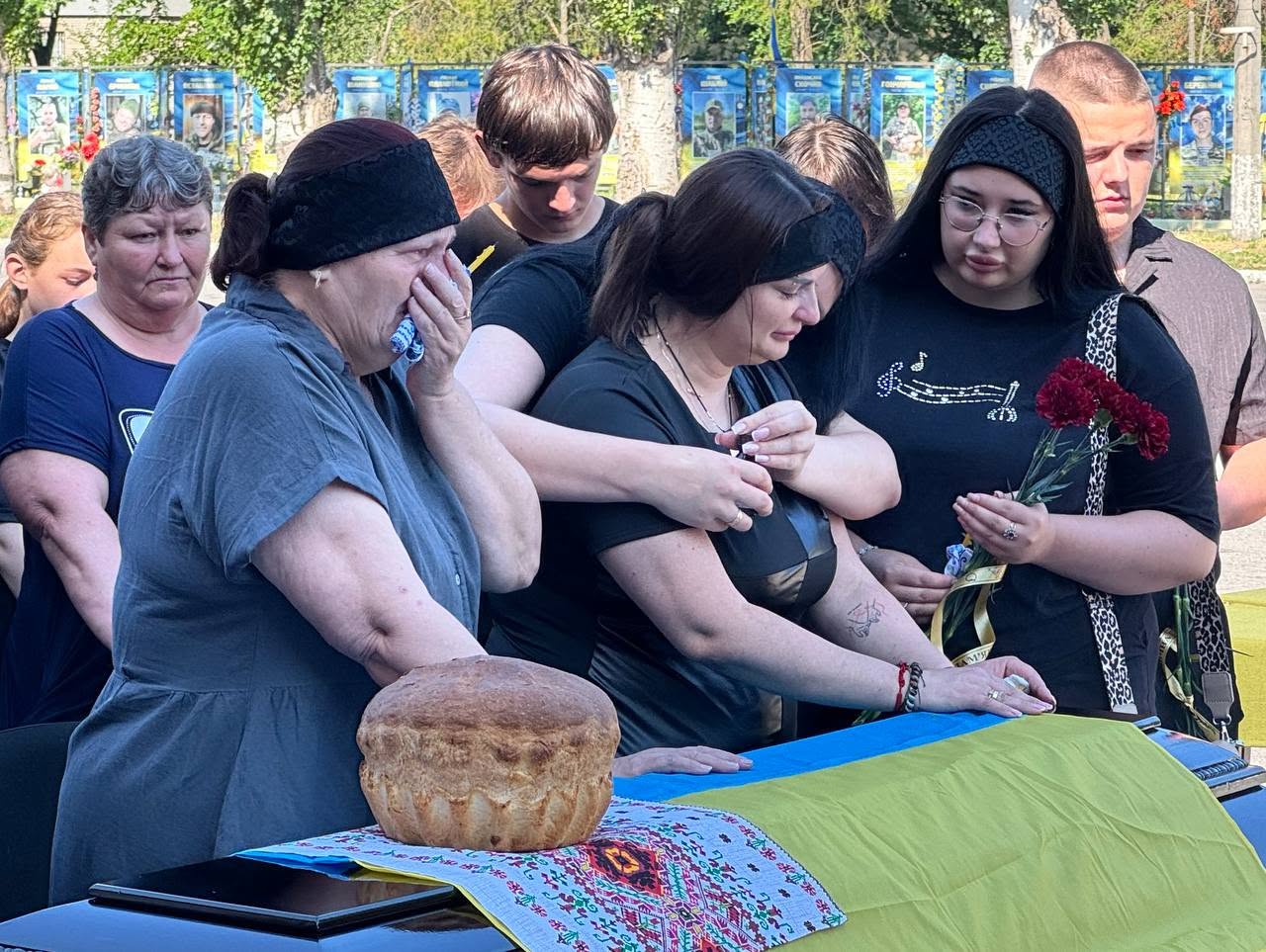 Світловодськ попрощався із захисником Кирилом Шоломом Світловодськ попрощався із захисником Кирилом Шоломом