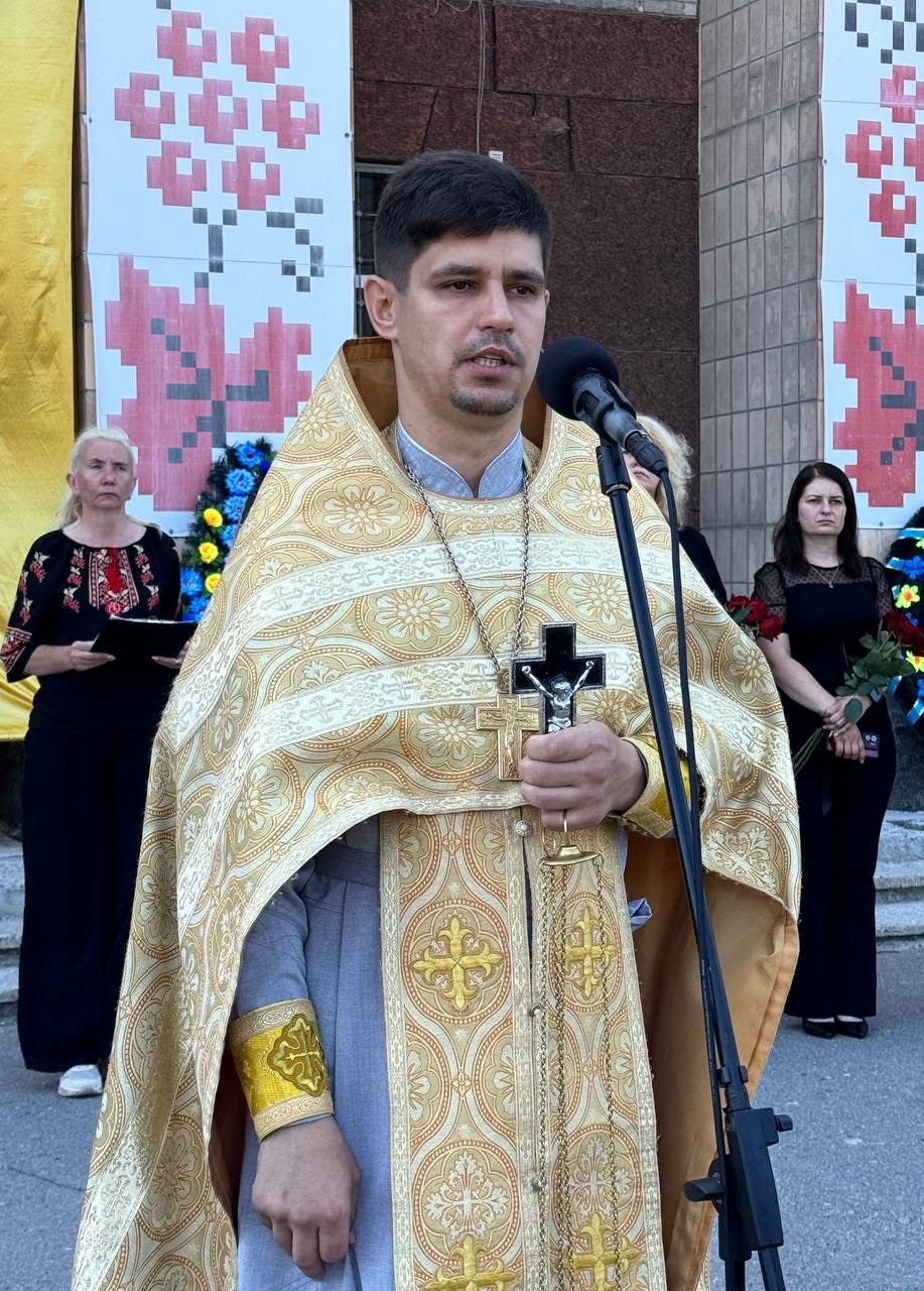 Світловодськ попрощався із захисником Кирилом Шоломом Світловодськ попрощався із захисником Кирилом Шоломом