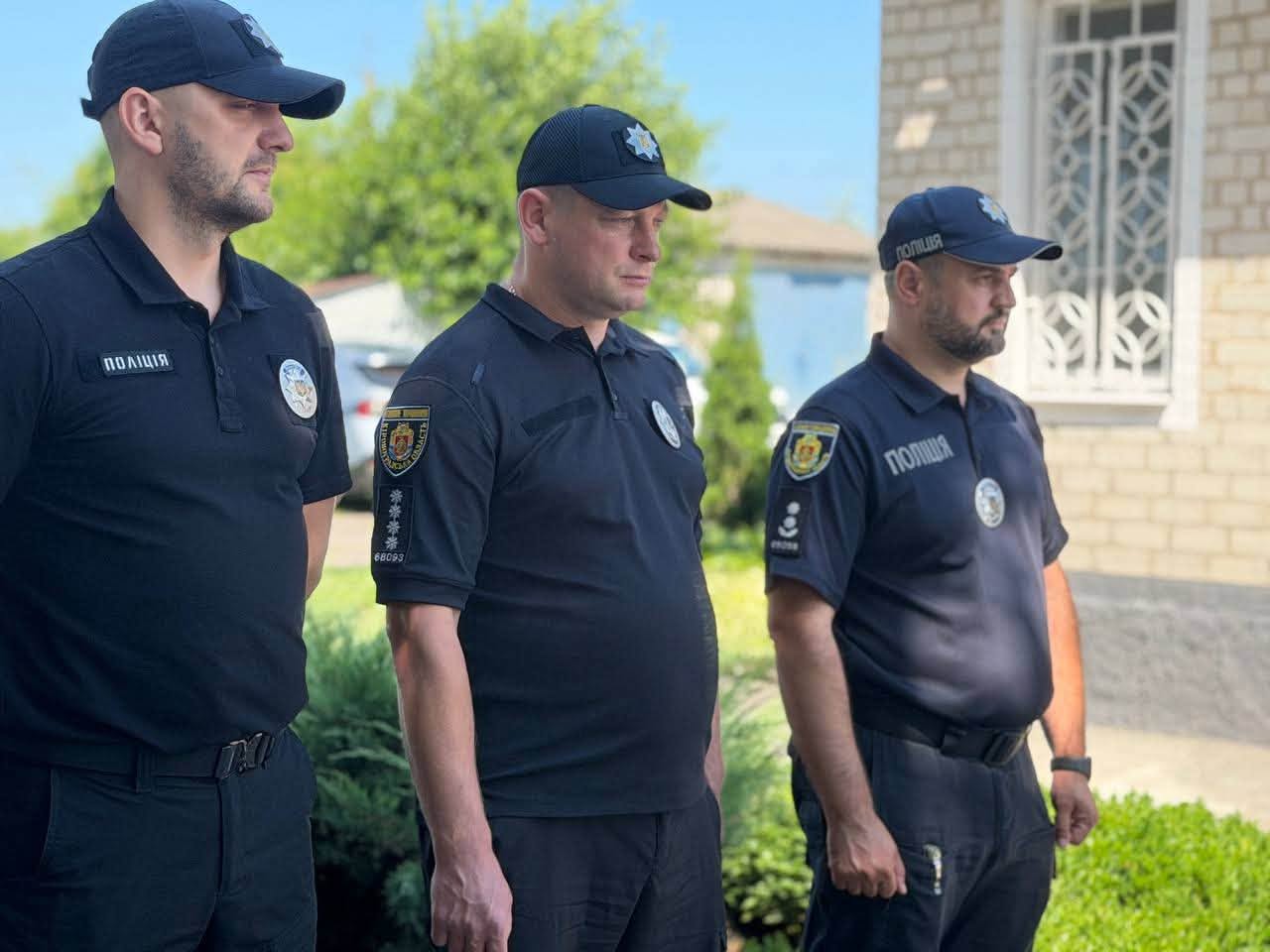 У Павлівці відкрили новий відділ поліції та передали два службових автомобілі У Павлівці відкрили новий відділ поліції та передали два службових автомобілі