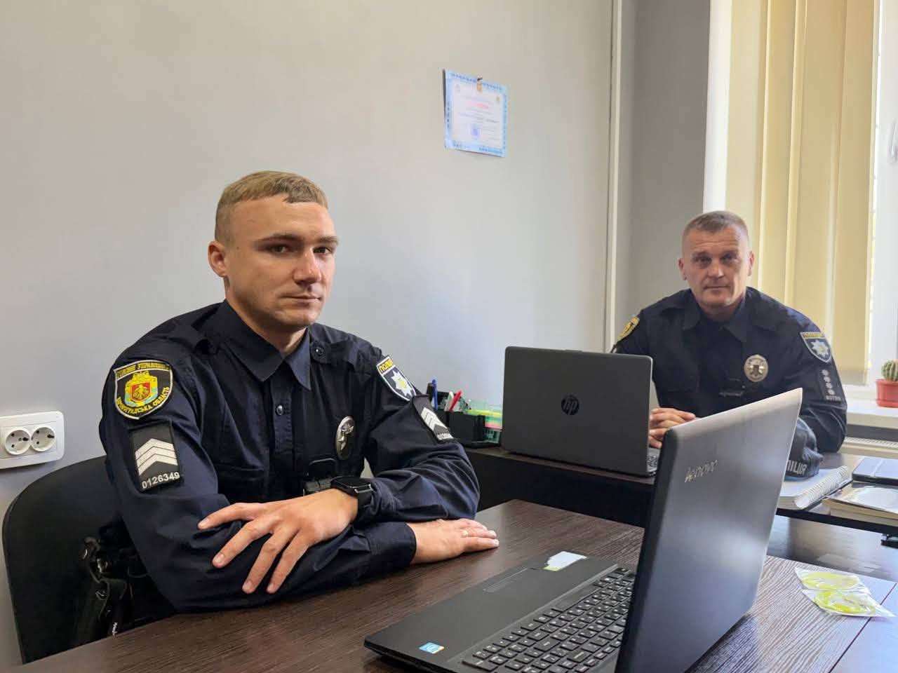 У Павлівці відкрили новий відділ поліції та передали два службових автомобілі У Павлівці відкрили новий відділ поліції та передали два службових автомобілі
