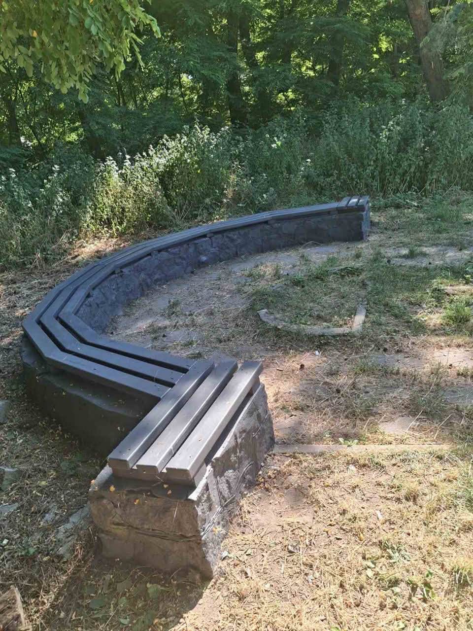 У Світловодську прибрали пляж і відремонтували лавки У Світловодську прибрали пляж і відремонтували лавки