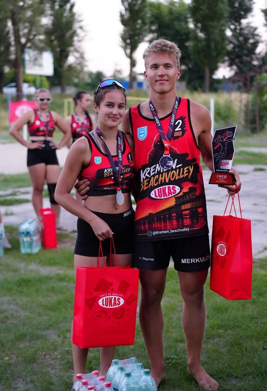 Світловодські волейболісти вибороли золото і срібло на турнірі Light Up Cup у Кременчуці Світловодські волейболісти вибороли золото і срібло на турнірі Light Up Cup у Кременчуці