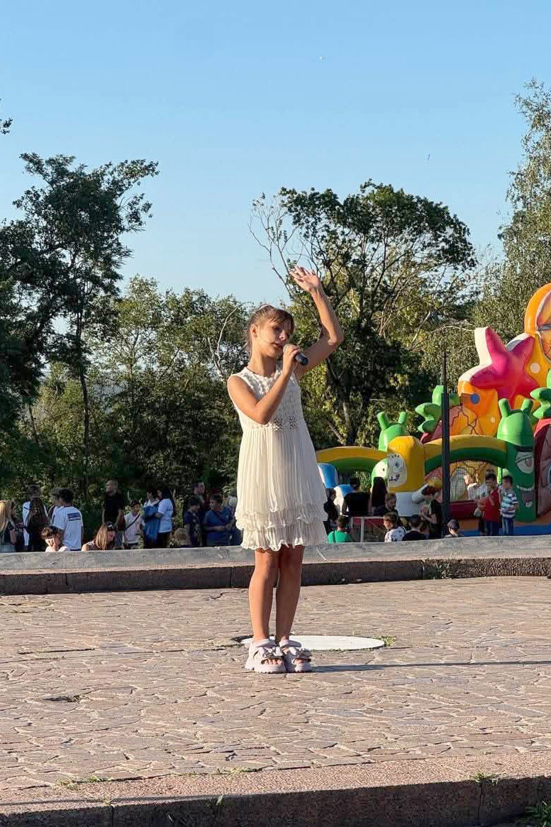 У Світловодську відзначили День молоді: концерт біля фонтану та кіно просто неба У Світловодську відзначили День молоді: концерт біля фонтану та кіно просто неба