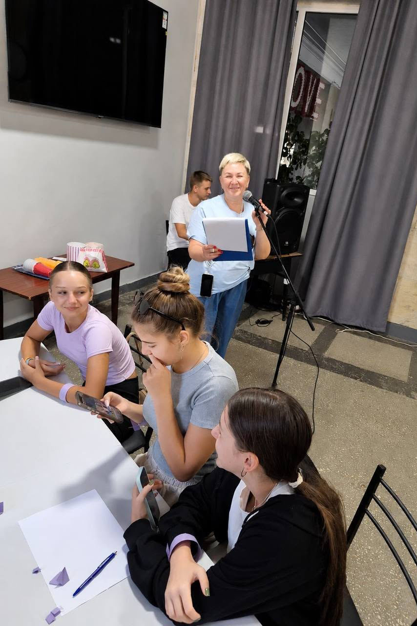 У Світловодську відзначили День молоді: концерт біля фонтану та кіно просто неба У Світловодську відзначили День молоді: концерт біля фонтану та кіно просто неба