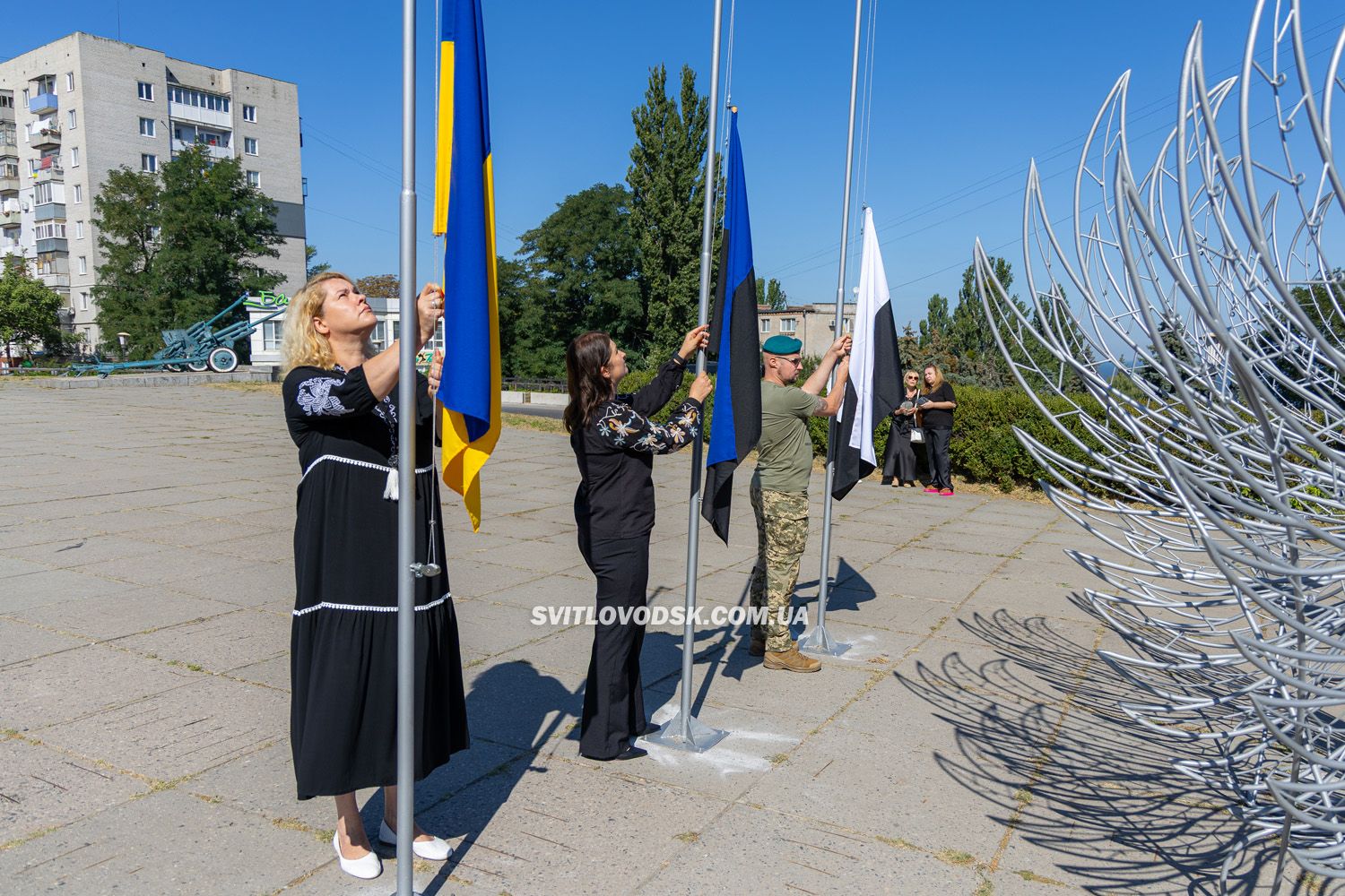 У Світловодську відкрили меморіал «Крила надії» — для тих, на кого чекають