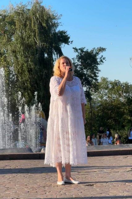 У Світловодську відзначили День молоді: концерт біля фонтану та кіно просто неба У Світловодську відзначили День молоді: концерт біля фонтану та кіно просто неба