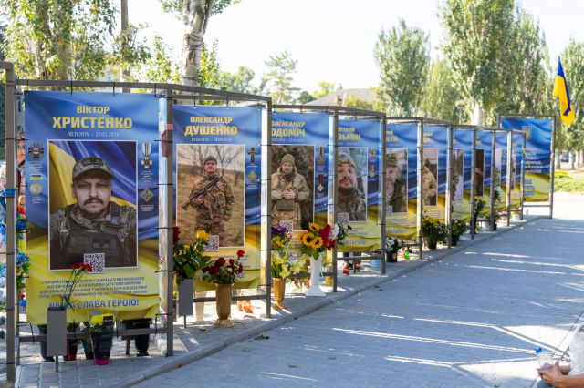 У День Незалежності у Світловодську відкрили третю частину Алеї Слави У День Незалежності у Світловодську відкрили третю частину Алеї Слави