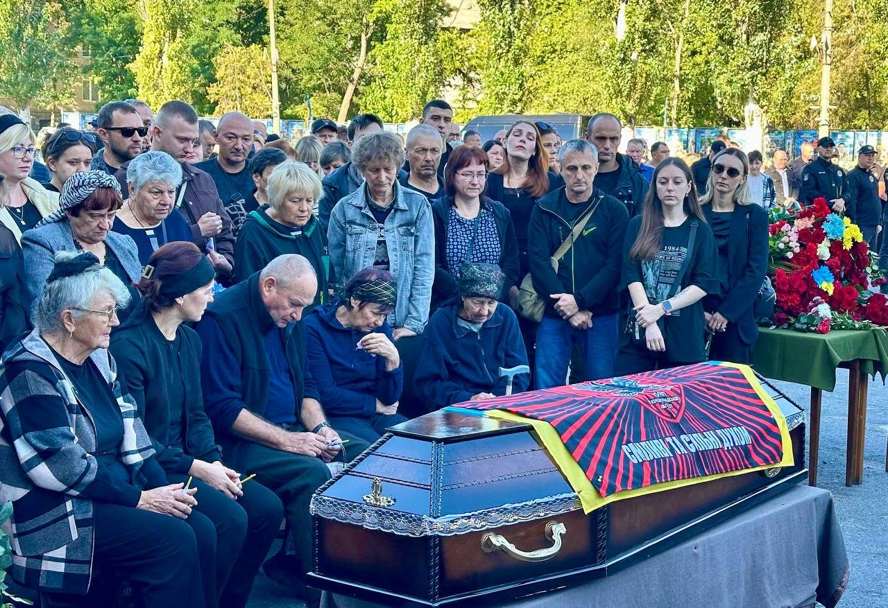 Світловодська громада провела в останню путь захисника Руслана Глущенка