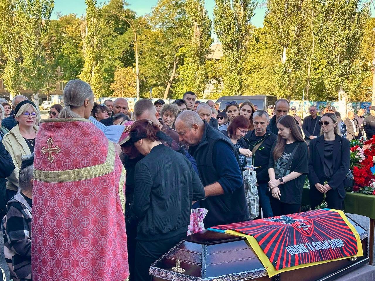 Світловодська громада провела в останню путь захисника Руслана Глущенка