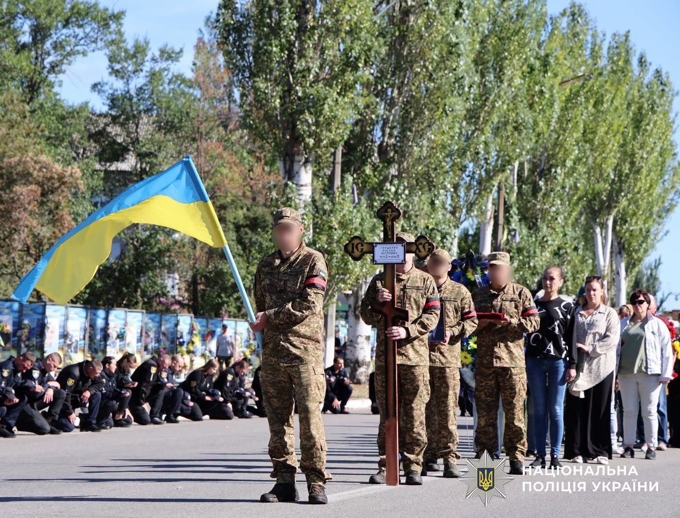 Світловодська громада провела в останню путь захисника Руслана Глущенка Світловодська громада провела в останню путь захисника Руслана Глущенка