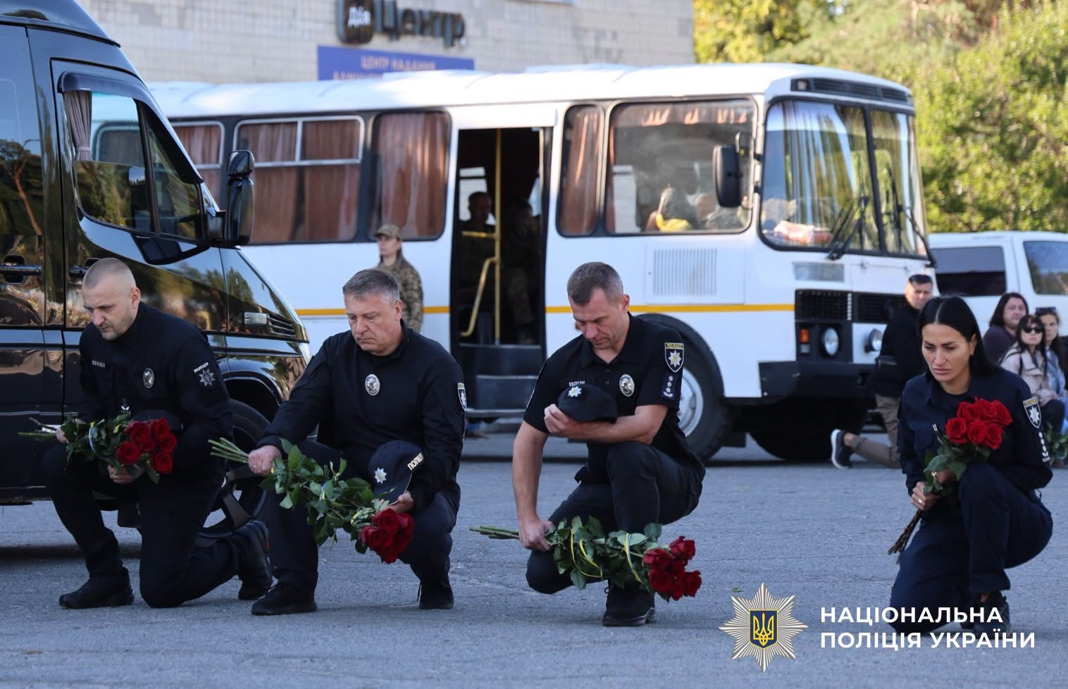 Світловодська громада провела в останню путь захисника Руслана Глущенка Світловодська громада провела в останню путь захисника Руслана Глущенка