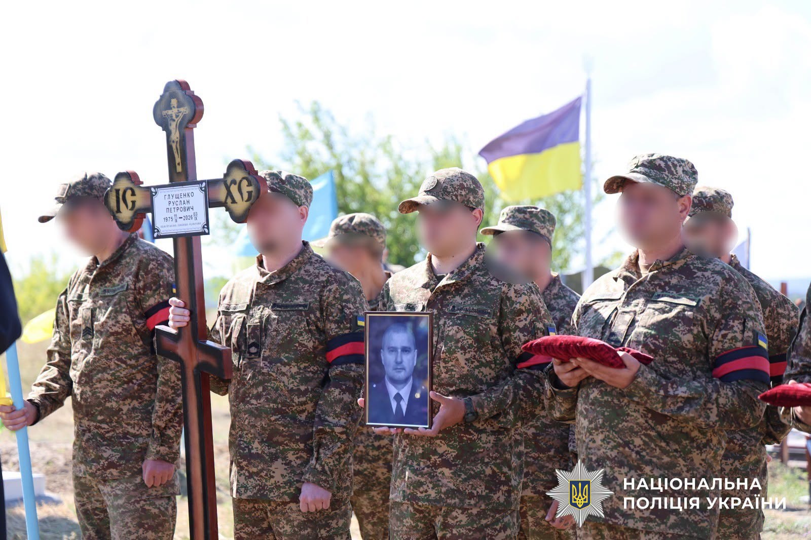 Світловодська громада провела в останню путь захисника Руслана Глущенка Світловодська громада провела в останню путь захисника Руслана Глущенка
