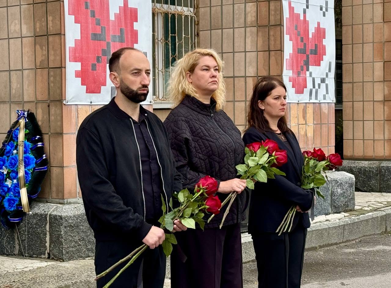 Світловодська громада попрощалася з захисником Олександром Караманом Світловодська громада попрощалася з захисником Олександром Караманом