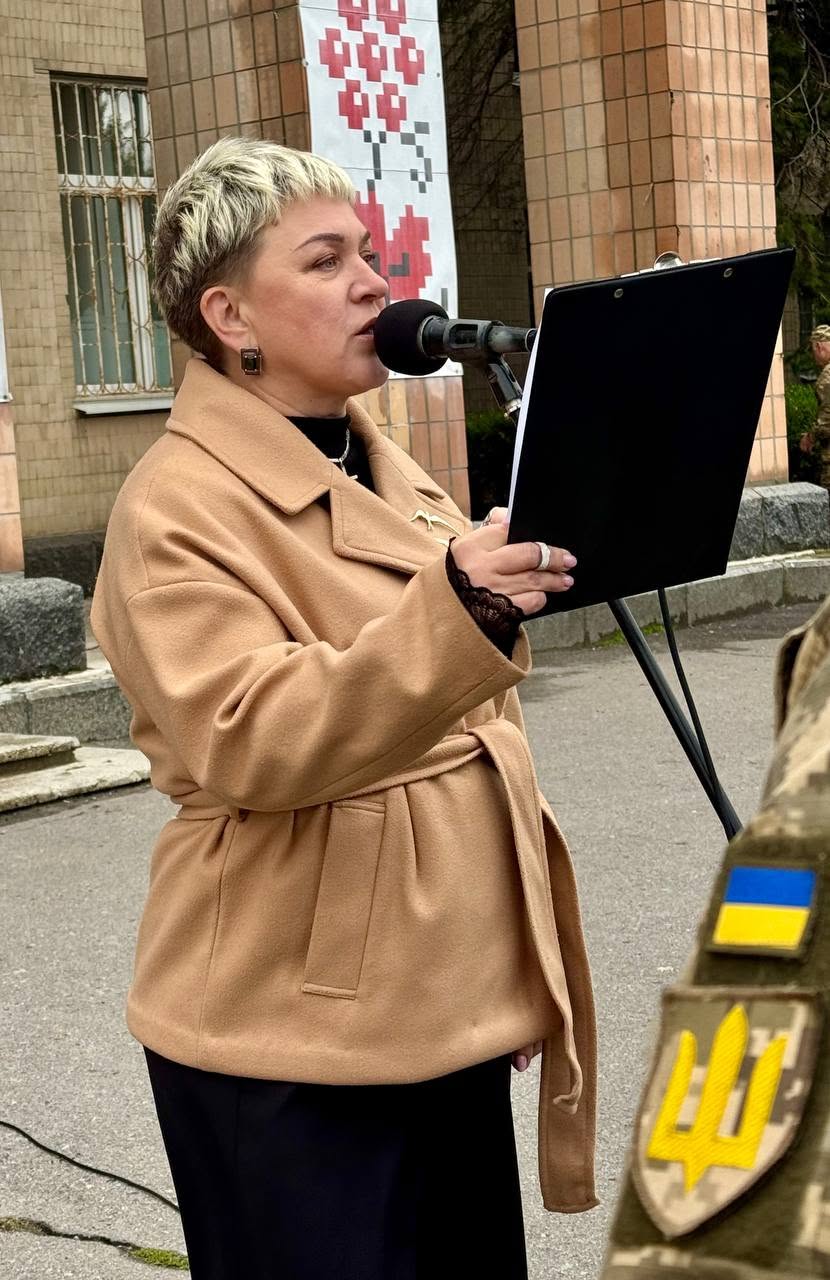 Світловодська громада попрощалася з захисником Олександром Караманом Світловодська громада попрощалася з захисником Олександром Караманом