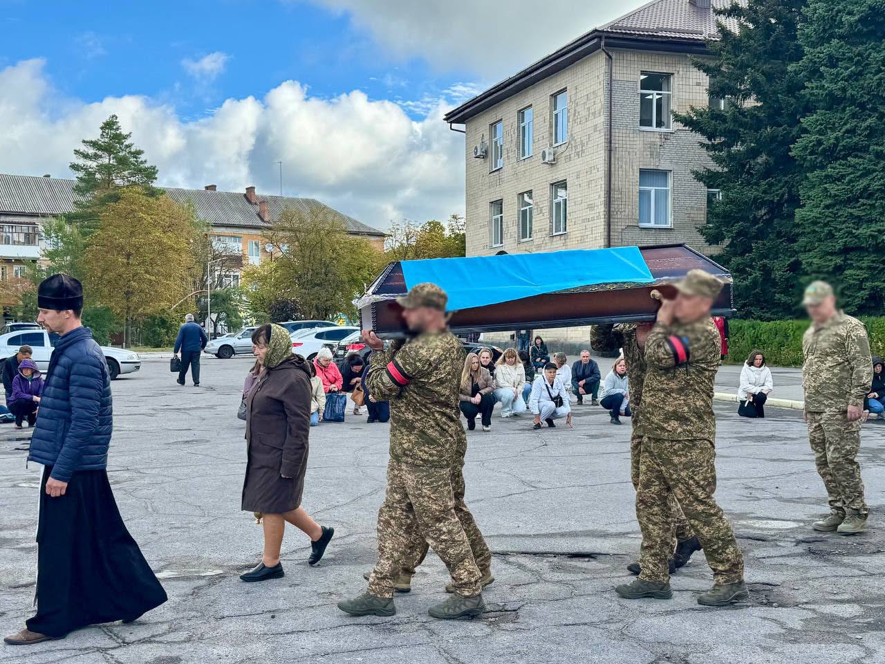 Світловодська громада провела в останню путь захисника України Андрія Кулькова Світловодська громада провела в останню путь захисника України Андрія Кулькова