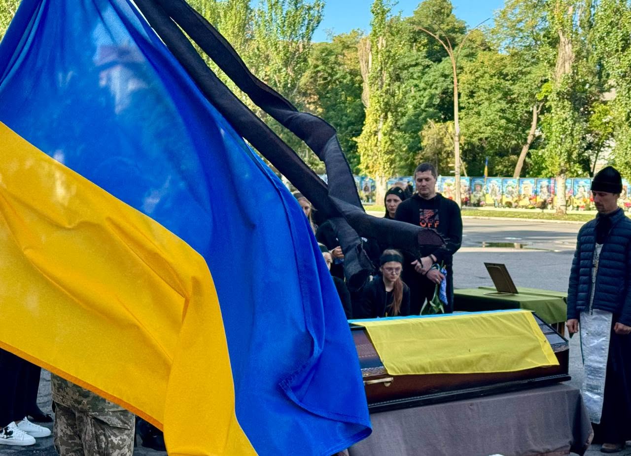 Світловодська громада провела в останню путь захисника України Андрія Кулькова Світловодська громада провела в останню путь захисника України Андрія Кулькова