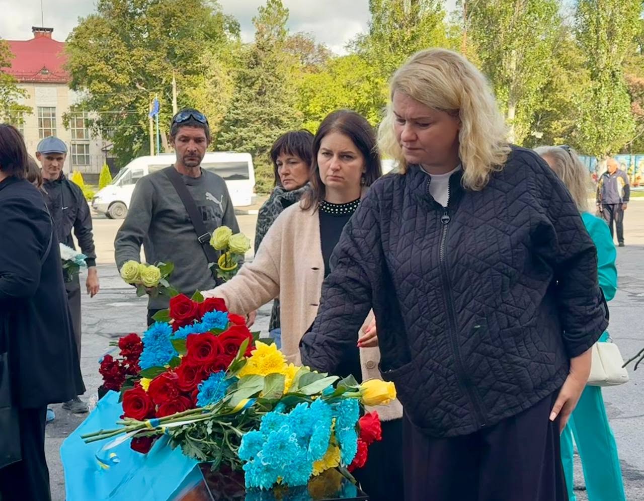 Світловодська громада провела в останню путь захисника України Андрія Кулькова Світловодська громада провела в останню путь захисника України Андрія Кулькова