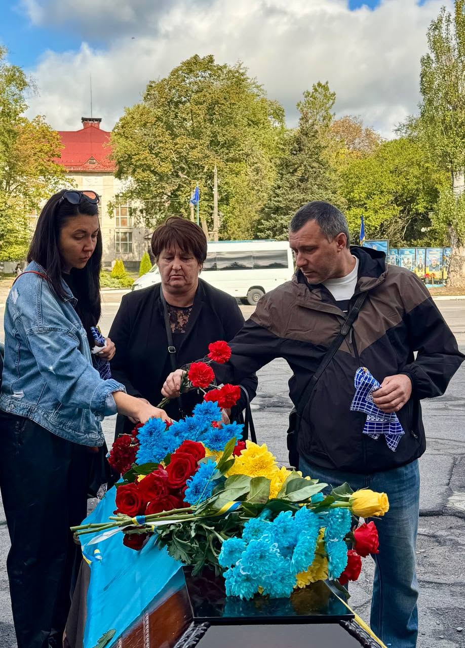 Світловодська громада провела в останню путь захисника України Андрія Кулькова Світловодська громада провела в останню путь захисника України Андрія Кулькова
