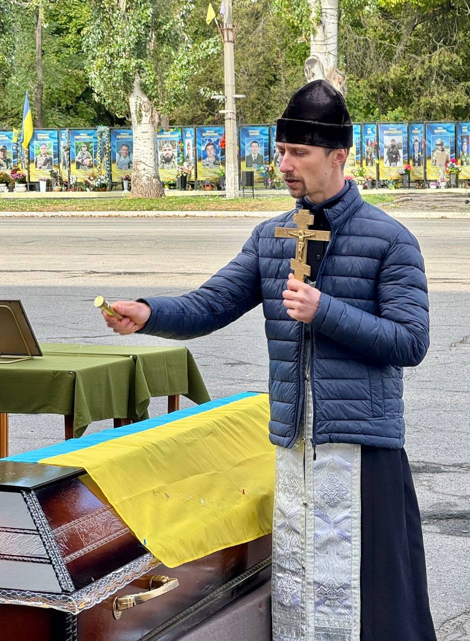 Світловодська громада провела в останню путь захисника України Андрія Кулькова Світловодська громада провела в останню путь захисника України Андрія Кулькова