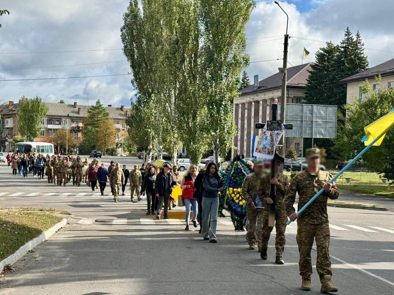 Світловодська громада провела в останню путь захисника України Андрія Кулькова Світловодська громада провела в останню путь захисника України Андрія Кулькова