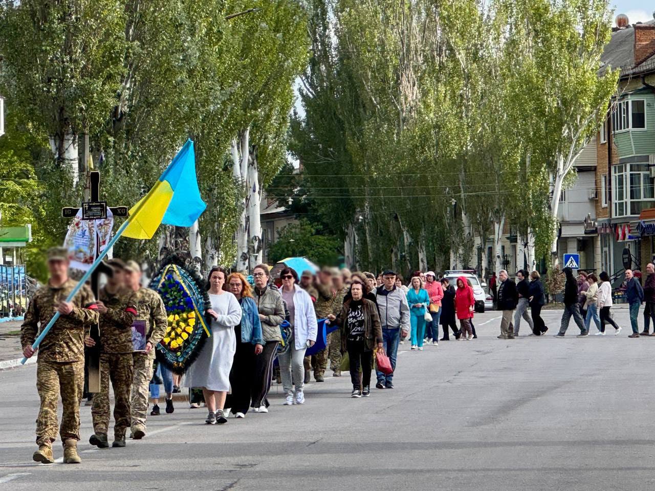 Світловодська громада провела в останню путь захисника України Андрія Кулькова Світловодська громада провела в останню путь захисника України Андрія Кулькова
