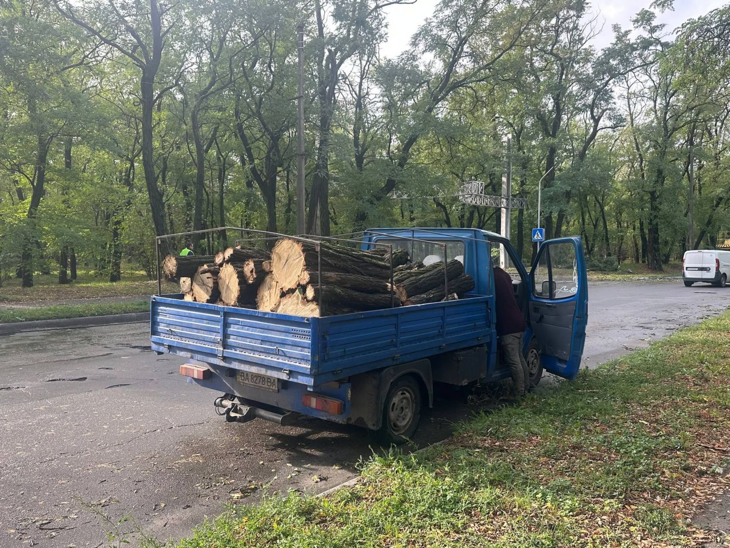 У Світловодській громаді ліквідовують наслідки нічного буревію У Світловодській громаді ліквідовують наслідки нічного буревію