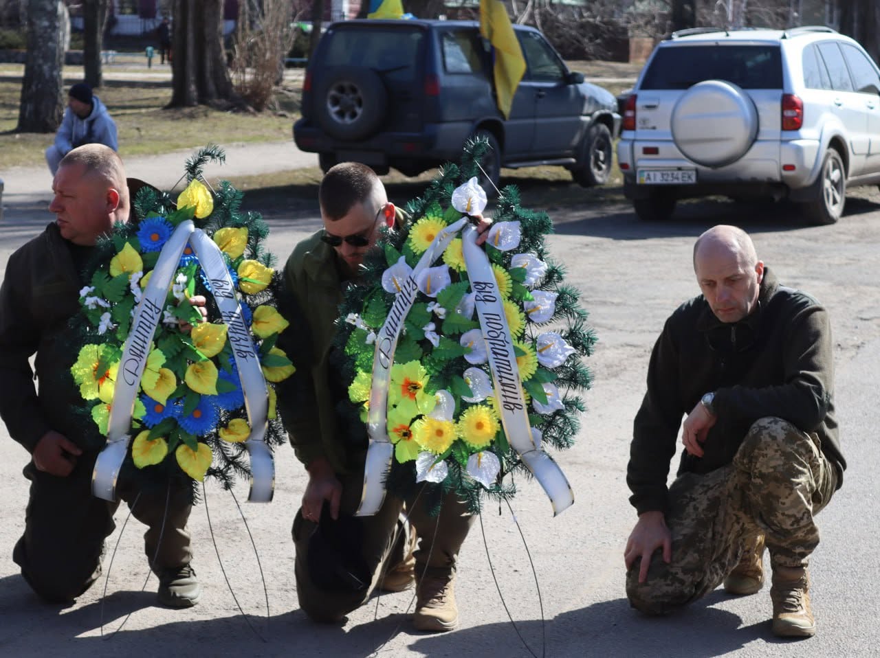 Світловодська громада провела в останню путь Захисника України Дмитра Михайлика Світловодська громада провела в останню путь Захисника України Дмитра Михайлика