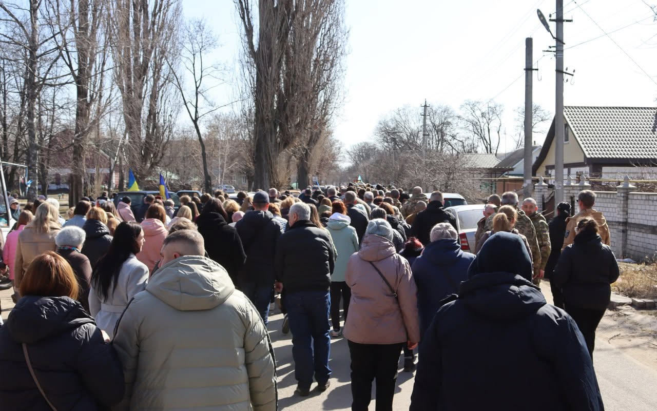 Світловодська громада провела в останню путь Захисника України Дмитра Михайлика Світловодська громада провела в останню путь Захисника України Дмитра Михайлика