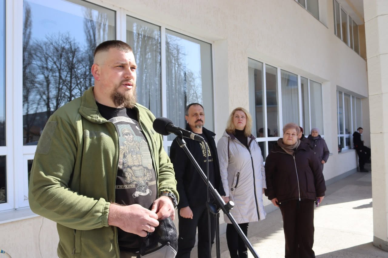 Світловодська громада провела в останню путь Захисника України Дмитра Михайлика Світловодська громада провела в останню путь Захисника України Дмитра Михайлика