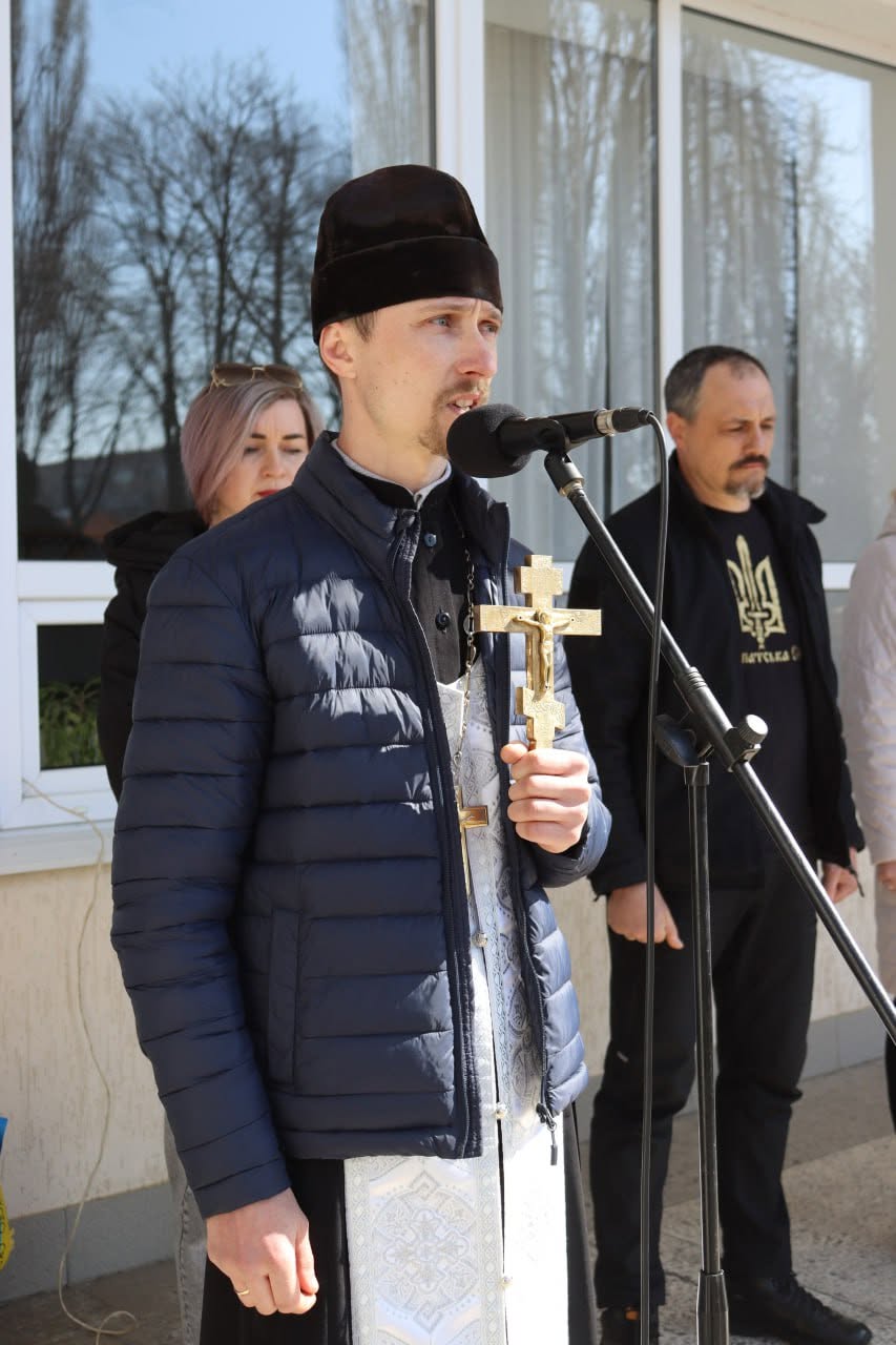 Світловодська громада провела в останню путь Захисника України Дмитра Михайлика Світловодська громада провела в останню путь Захисника України Дмитра Михайлика
