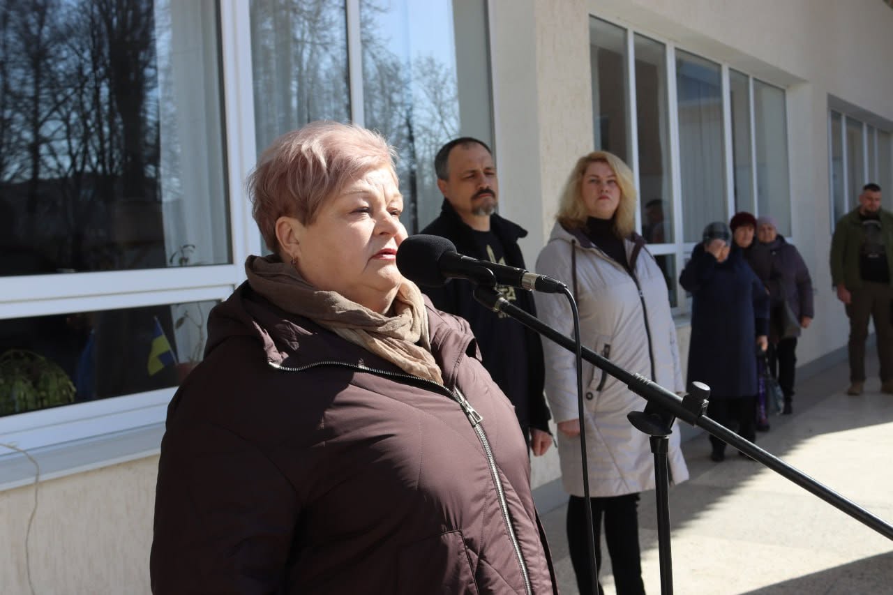 Світловодська громада провела в останню путь Захисника України Дмитра Михайлика Світловодська громада провела в останню путь Захисника України Дмитра Михайлика
