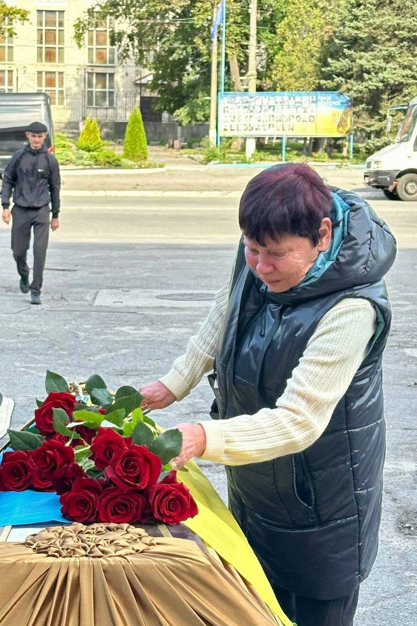 Світловодська громада провела в останню путь захисника України Ігоря Клюєва Світловодська громада провела в останню путь захисника України Ігоря Клюєва