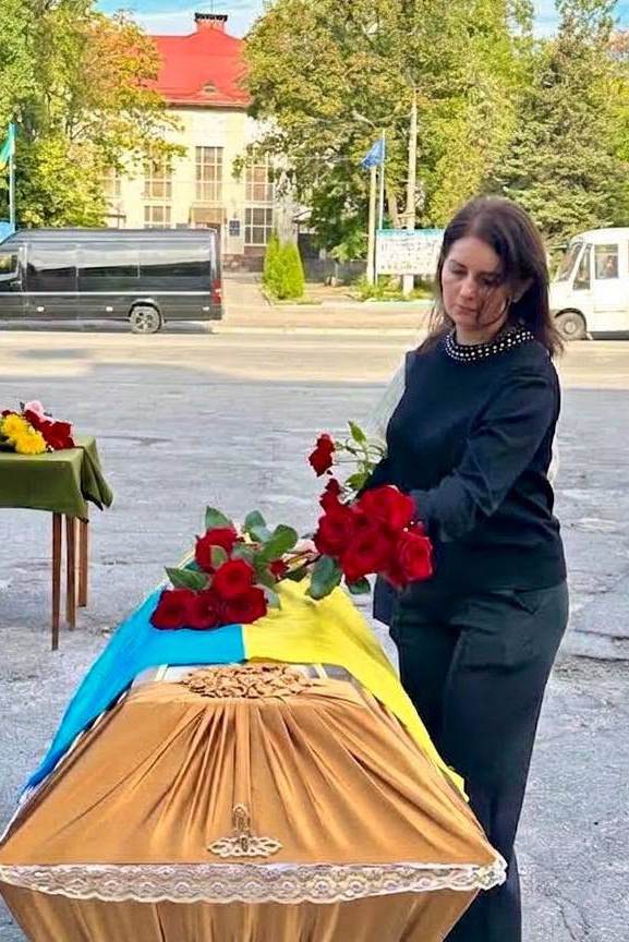 Світловодська громада провела в останню путь захисника України Ігоря Клюєва Світловодська громада провела в останню путь захисника України Ігоря Клюєва