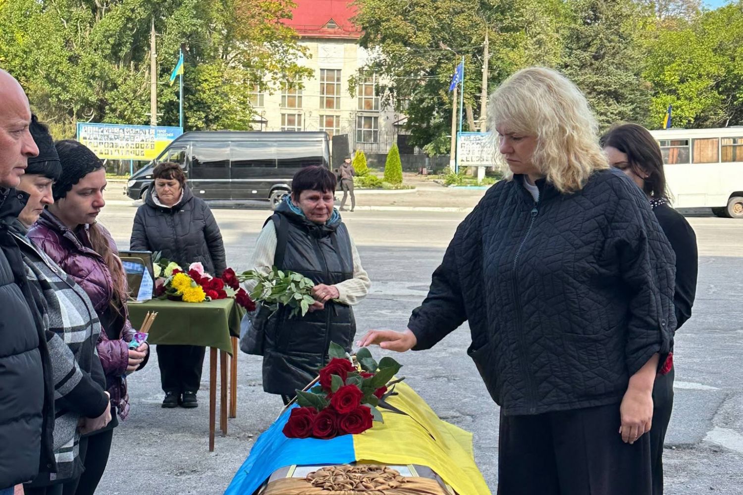 Світловодська громада провела в останню путь захисника України Ігоря Клюєва Світловодська громада провела в останню путь захисника України Ігоря Клюєва