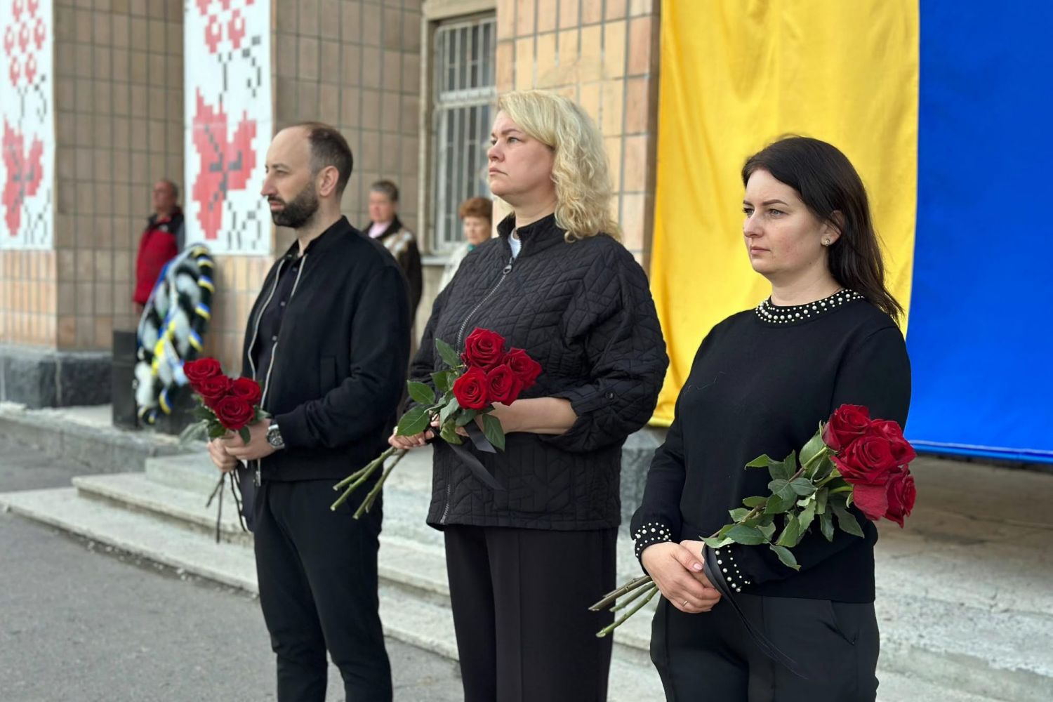Світловодська громада провела в останню путь захисника України Ігоря Клюєва Світловодська громада провела в останню путь захисника України Ігоря Клюєва