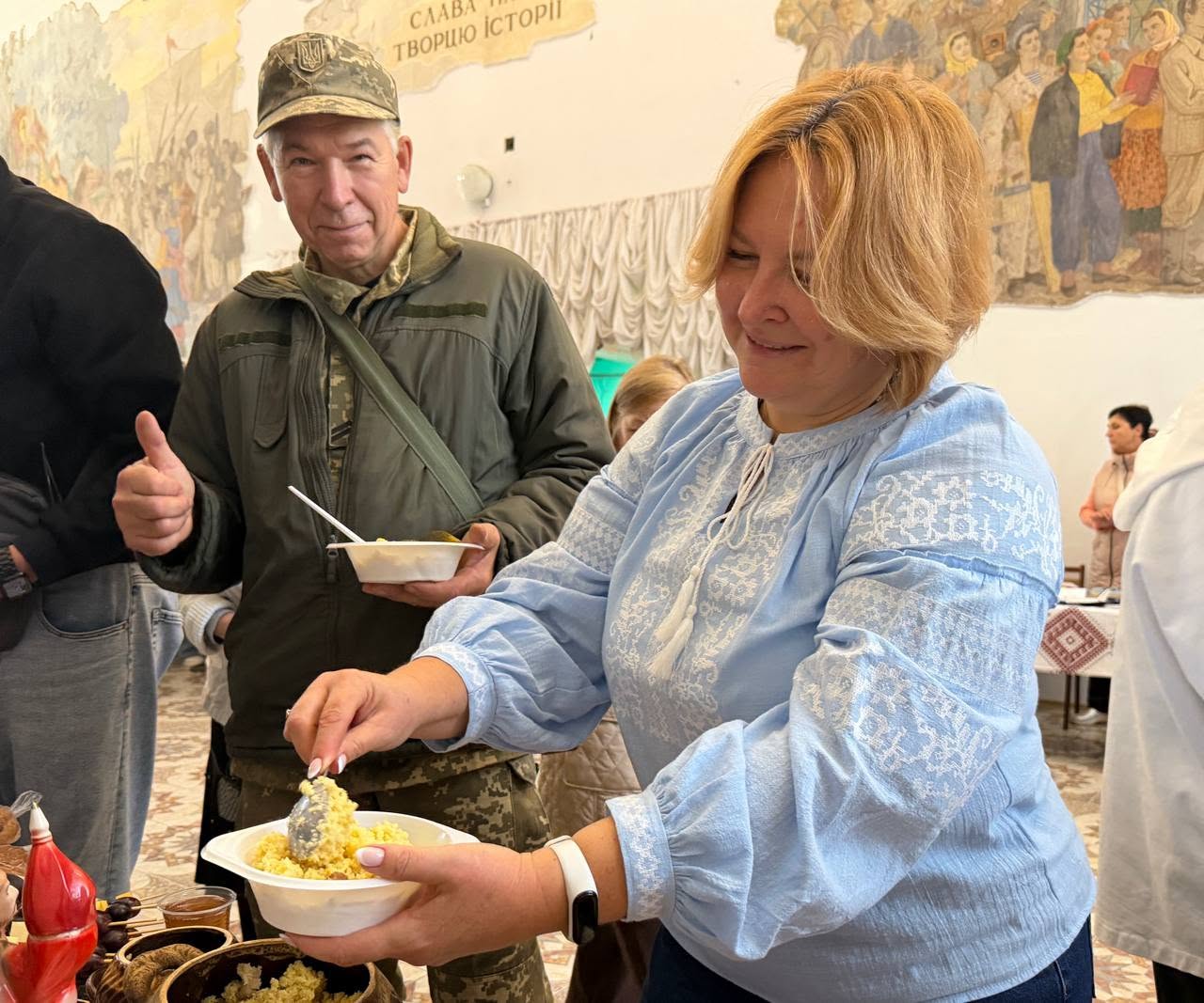 У Світловодську до Дня захисників і захисниць України провели благодійний ярмарок та патріотичний концерт У Світловодську до Дня захисників і захисниць України провели благодійний ярмарок та патріотичний концерт