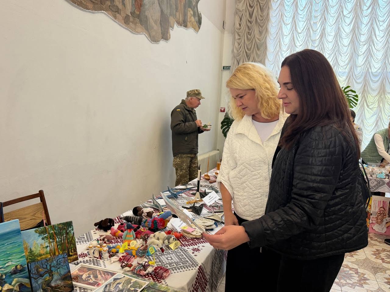 У Світловодську до Дня захисників і захисниць України провели благодійний ярмарок та патріотичний концерт У Світловодську до Дня захисників і захисниць України провели благодійний ярмарок та патріотичний концерт