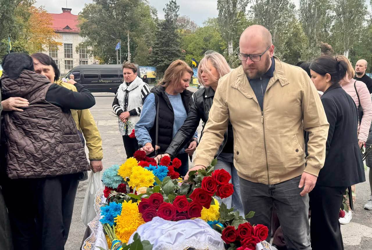 Світловодська громада провела в останню путь захисника Семена Бурака