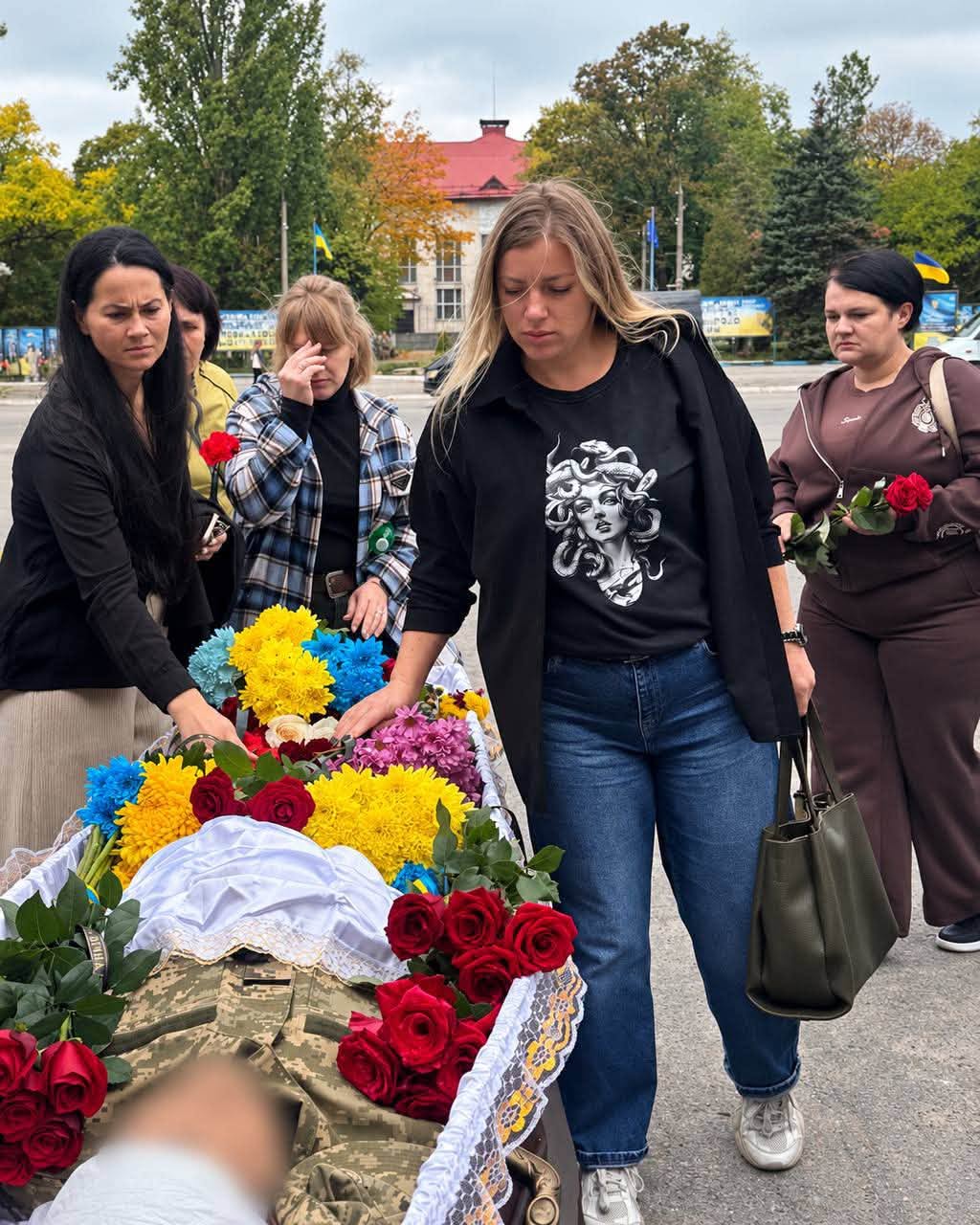 Світловодська громада провела в останню путь захисника Семена Бурака