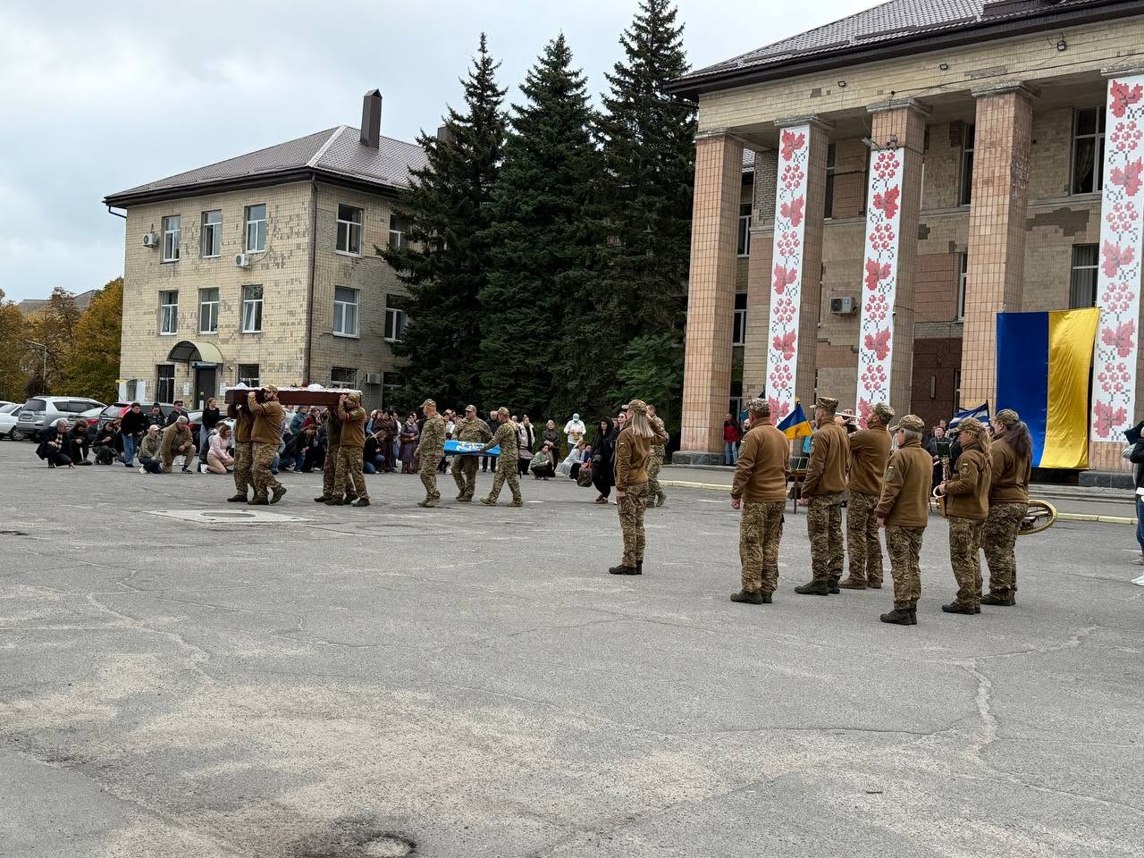Світловодська громада провела в останню путь захисника Семена Бурака