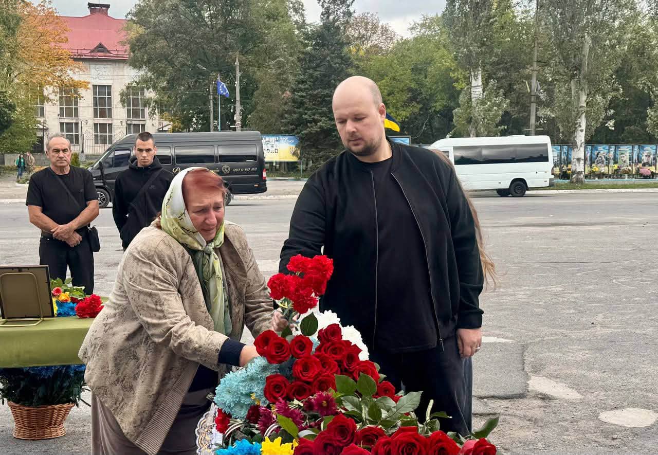 Світловодська громада провела в останню путь захисника Семена Бурака