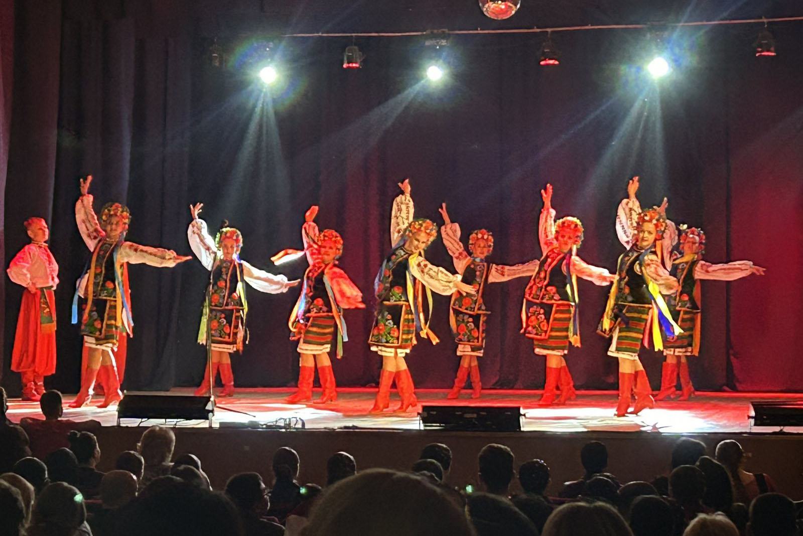 25-й фестиваль «Барви рідної землі»: танець як єдність і зброя