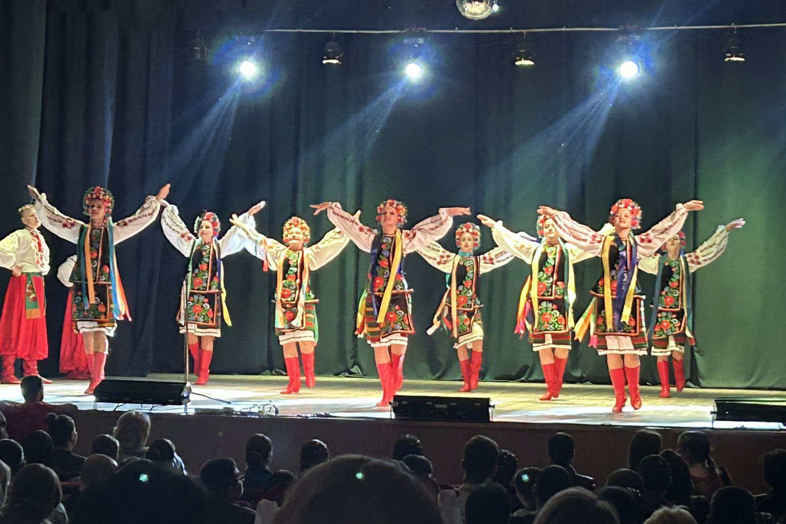 25-й фестиваль «Барви рідної землі»: танець як єдність і зброя